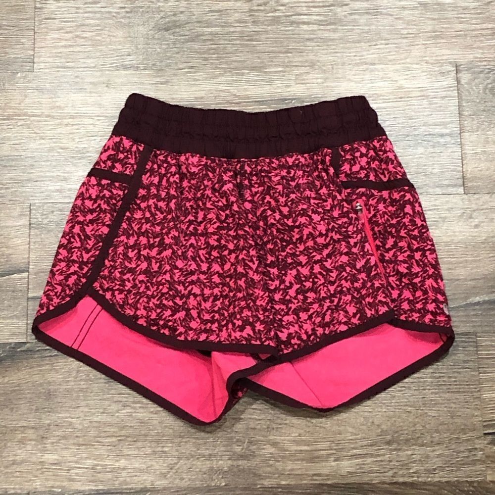 Lululemon Tracker Shorts Size 4 - Picture 2 of 10